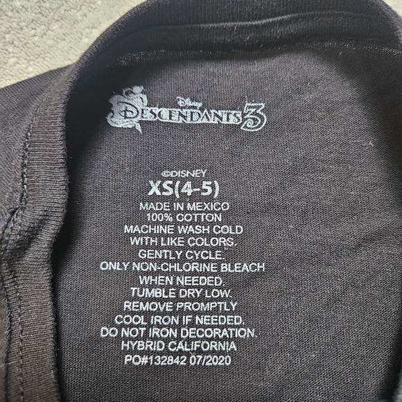 Disney Descendants 3 Girls Graphic T-Shirt XS 4/5 Black - Picture 5 of 5